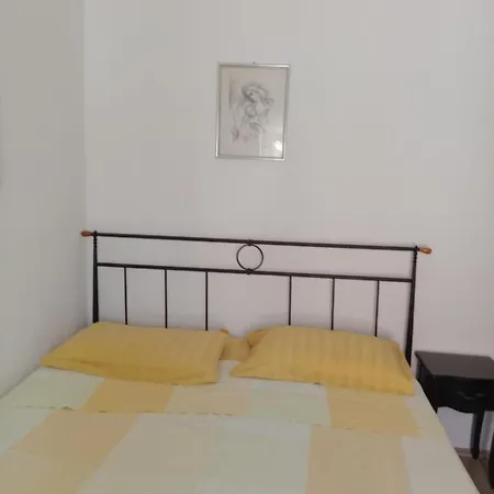 Nada Apartman Sutivan